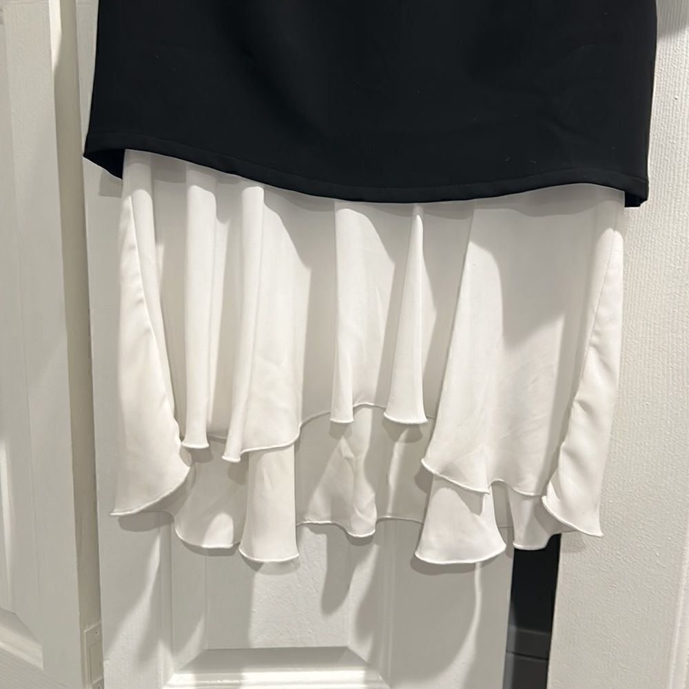 Bailey 44 Top, Size Medium - Picture 3 of 7